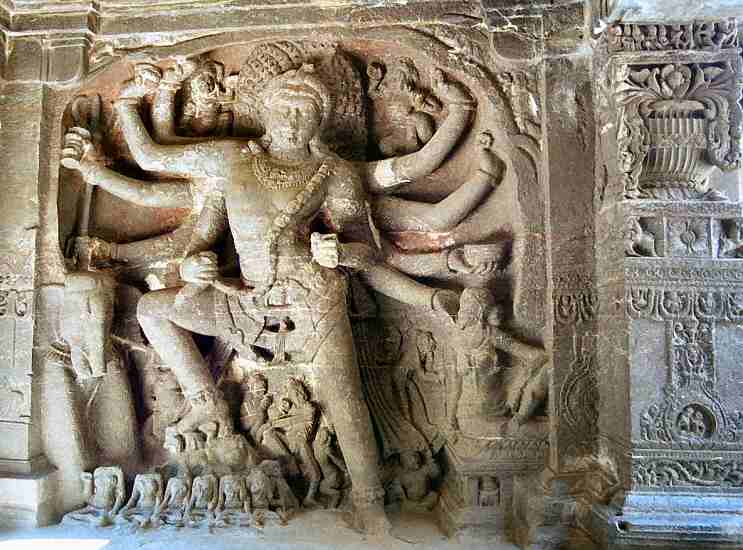 Une belle sculpture  Ellora