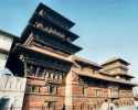 Durbar Square : la tour de Basantapur 